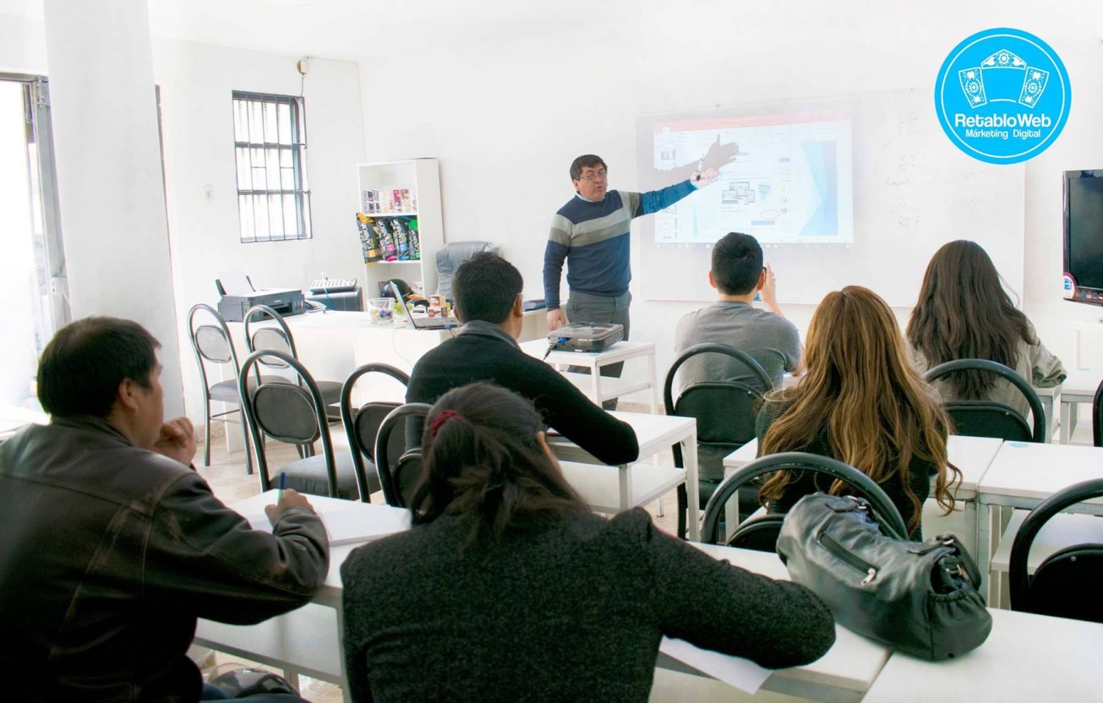 Consultorías-Retabloweb-marketing-digital- Camara Regional de Comercio de Ayacucho
