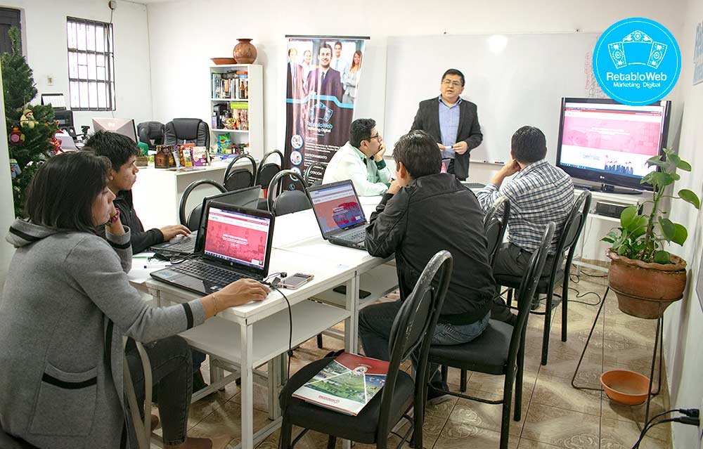 Consultorías-Retabloweb-marketing-digital- Camara Regional de Comercio de Ayacucho